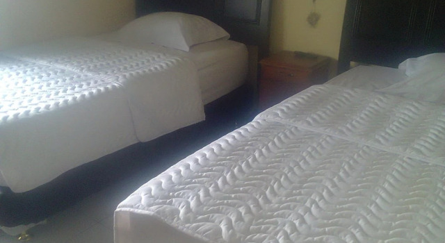 Ucik Tengger, Book Hotel Hoteller i Probolinggo med pool, Swimmingpool