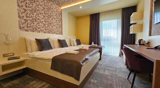 Трёхместный номер Standard Hotel ETNA