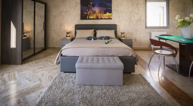 Penthouse Station Luxury Suites & Apts