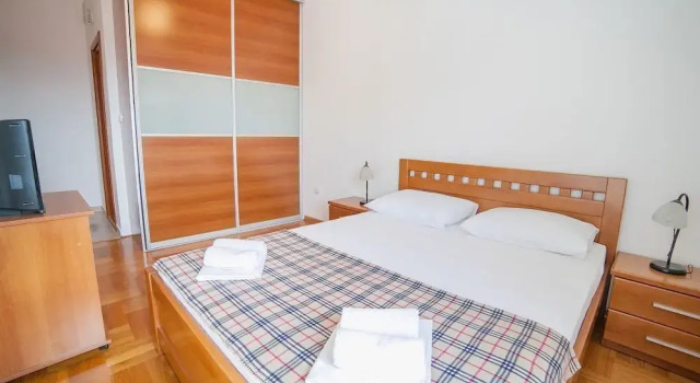 Ivan Apartmani, Varaa Huoneisto Petrovac 