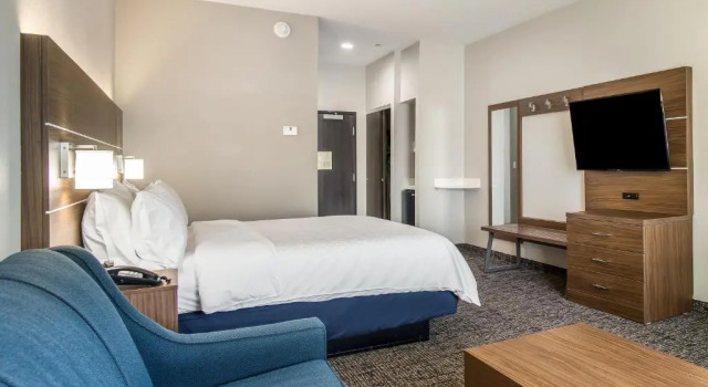 Люкс Holiday Inn Express & Suites Tulsa East - Catoosa by IHG