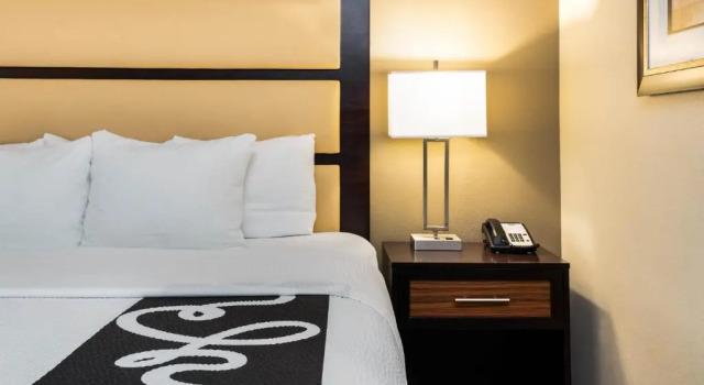 Четырёхместный номер Standard La Quinta by Wyndham Auburn
