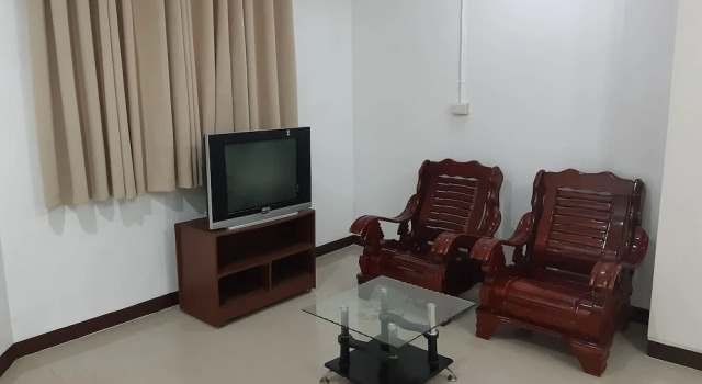 OYO 590 Sharana Pensionne, Prenota Affittacamere Hotel a Mindanao con parcheggio, Parcheggio