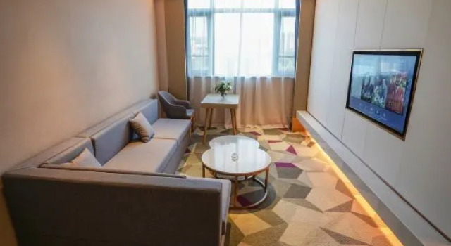 Люкс Lavande Hotel Huoshan East Lake Lanting store