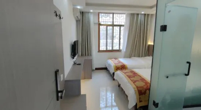 Xin Hua Hotel, Book Hotel Xinyang Henan