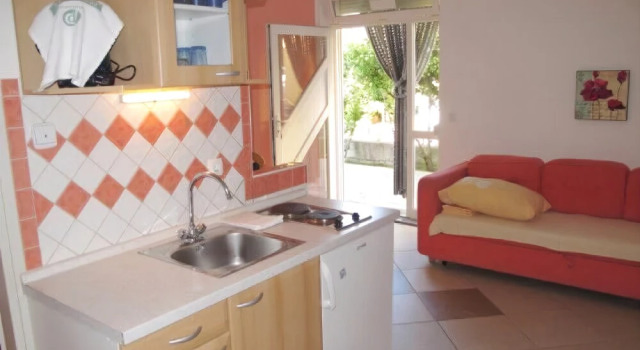 Apartments Nenad, Prenota Appartamento Hotel a Isole Quarnerine con parcheggio, Parcheggio