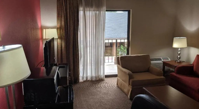 Люкс Ramada by Wyndham Raleigh