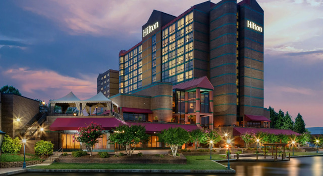 Hilton Charlotte University Place, Buchen Sie Hotel University Place North Carolina