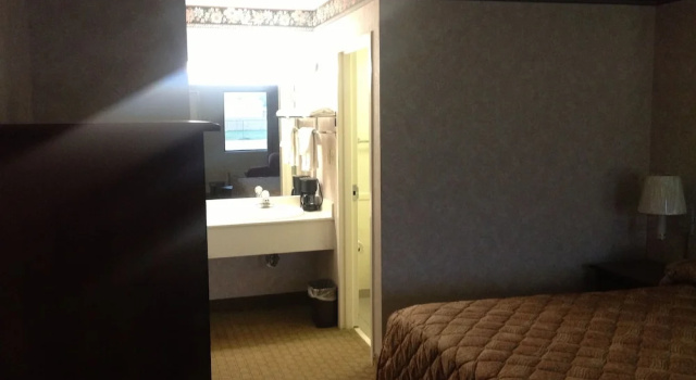 Двухместный номер Standard Colonial Inn & Suites /Airport/Graceland