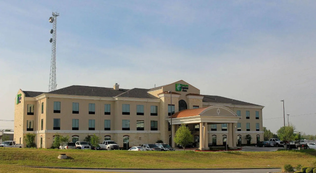 Holiday Inn Express & Suites Floresville by IHG, Buchen Sie Hotel Floresville Texas