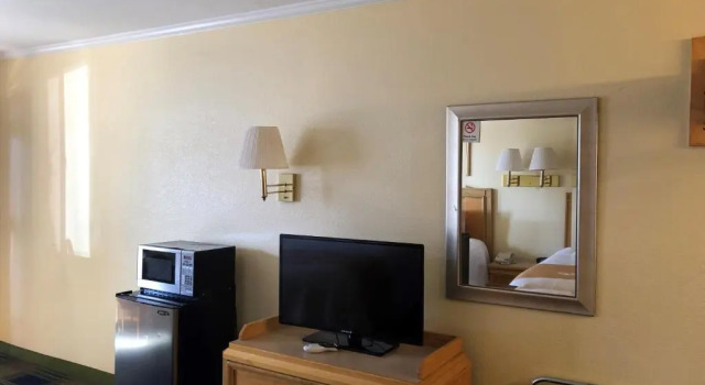 Четырёхместный номер Standard Days Inn by Wyndham Alamogordo White Sands