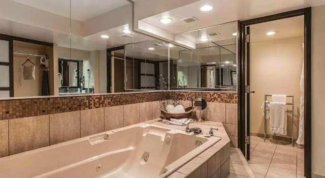 Люкс Wyndham Garden Medicine Hat Conference Center