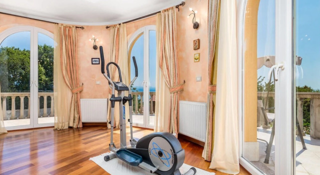 Awesome Home in Opric With 3 Bedrooms, Wifi and Outdoor Swimming Pool
