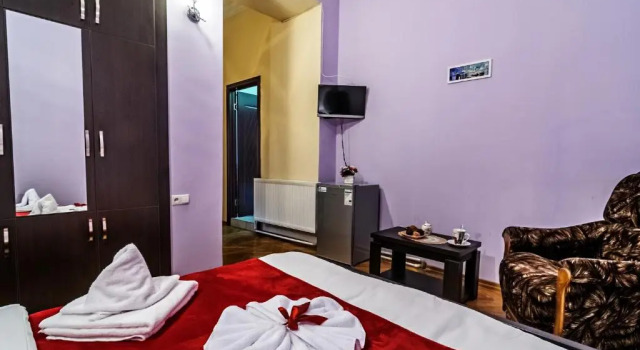 Day-Room1, Забронировать Отель Чугурети Тбилиси, рядом с Tеатр имени Марджанишвили
