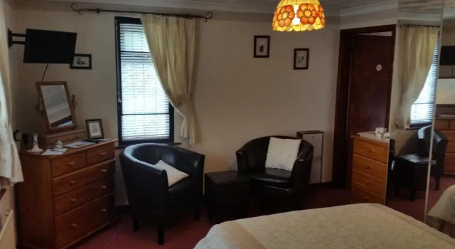 Standard triplă cameră Kingfisher Cottage