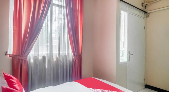 OYO 3146 Emerald Hill, Rezervovat Hotel Karawang West Java