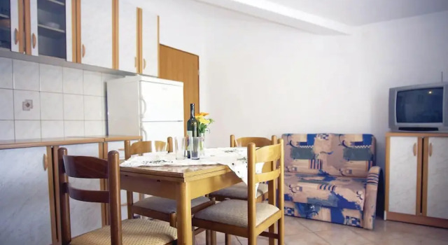 Awesome Apartment in Jadrtovac With 1 Bedrooms