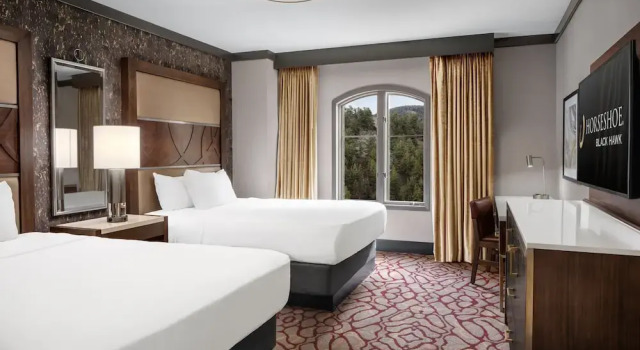 Четырёхместный номер Luxury Horseshoe Black Hawk Hotel & Casino - A Caesars Rewards Destination