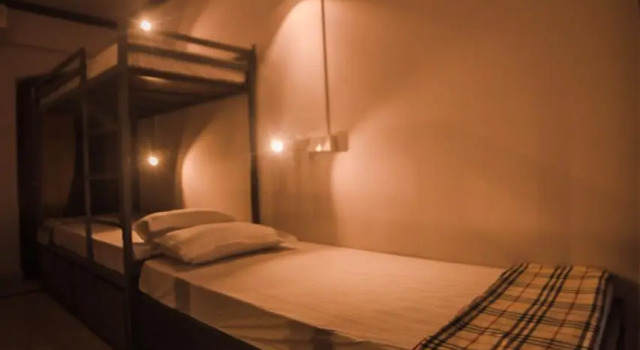 Кровать в общем номере HappiNest - The Backpacker's Hostel
