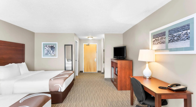 Четырёхместный номер Standard Quality Inn & Suites Gorham White Mountains