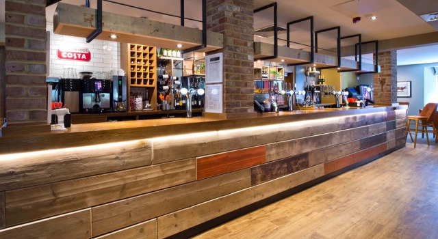 Premier Inn Farnham, Забронировать Отель Отели Фарнема с парковкой, Парковка