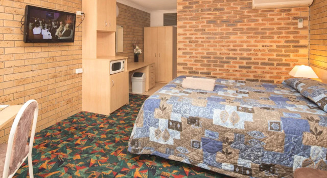 Settlers Motor Inn