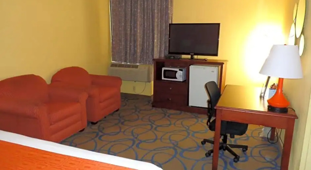 Люкс Howard Johnson Inn Suffern