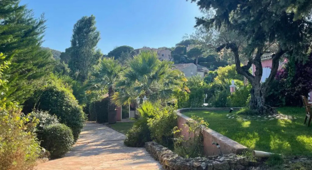 Вилла Fantastic pool villa 900m to the beach; with extravagant big garden