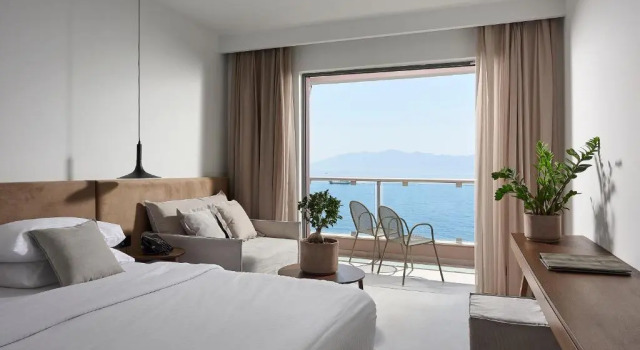 Двухместный номер Premium seafront Michelangelo Resort & Spa