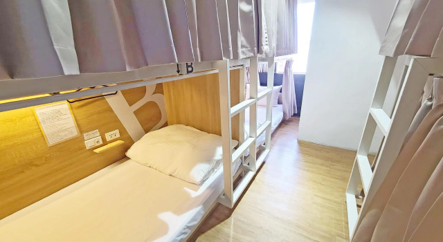 Кровать в общем номере Paper Plane Hostel