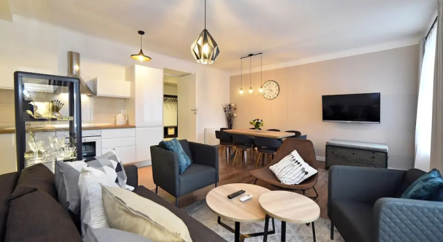 Premium Central Apartment & Room
