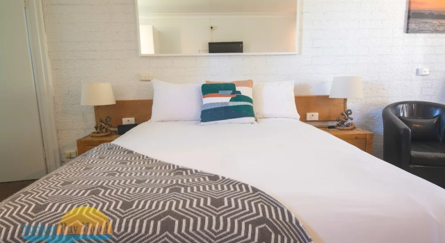 Номер Deluxe с балконом Anchor Bay Motel
