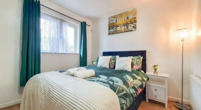 I Luv London Too! 1bed Stunnin Home Sleeps 3!