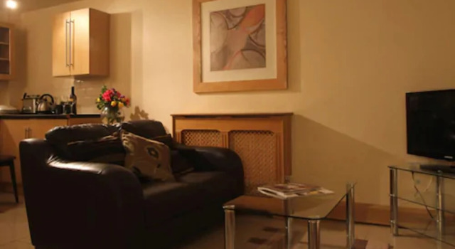 Thameside Hotel