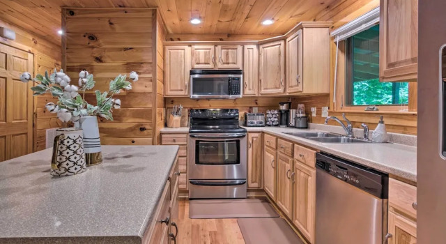 Коттедж Charming Mtn Cabin 2 Mi From Downtown Boone!