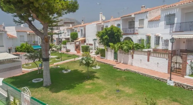 Casa Almijara II Canovas Nerja, Забронировать Отель Отели Нерха с бассейном, рядом с Пляж Бурриана, Бассейн