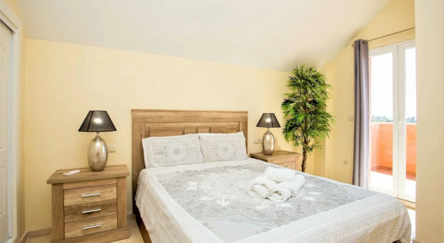 Beautiful 2 Bed 2 Bath, Duplex Penthouse JC30