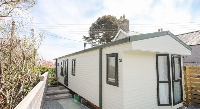 Bryn Hyfryd Caravan, Book Feriehus Moelfre Anglesey