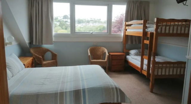 Четырёхместный семейный номер Standard Harbourlight Guesthouse
