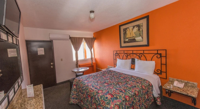 Hotel Cucapa, Varaa Hotelli Tijuana Baja California