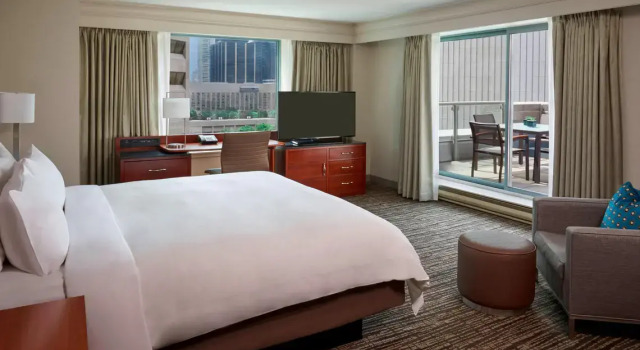 Двухместный номер с балконом Marriott Downtown at CF Toronto Eaton Centre