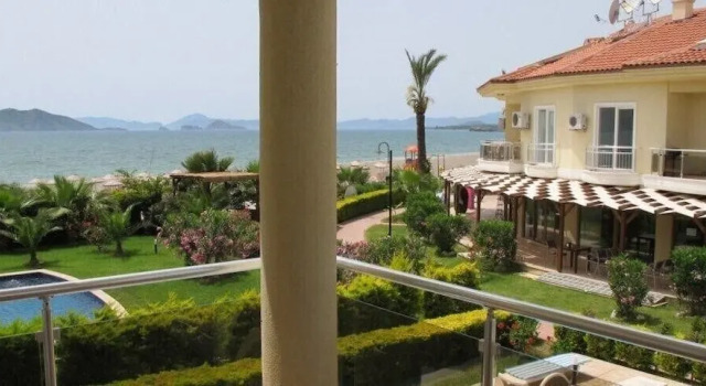 Вилла с 5 комнатами с балконом и с видом на море Villa CRL5 by JoyLettings