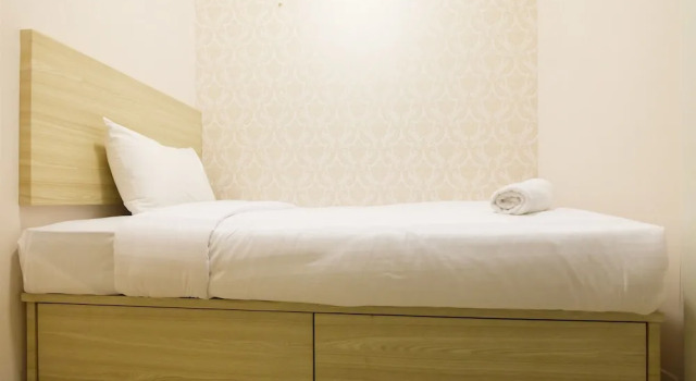 Easy Access to Mall Green Pramuka Apartment, Book Apartment Hotels in Jakarta with Parking, Parking