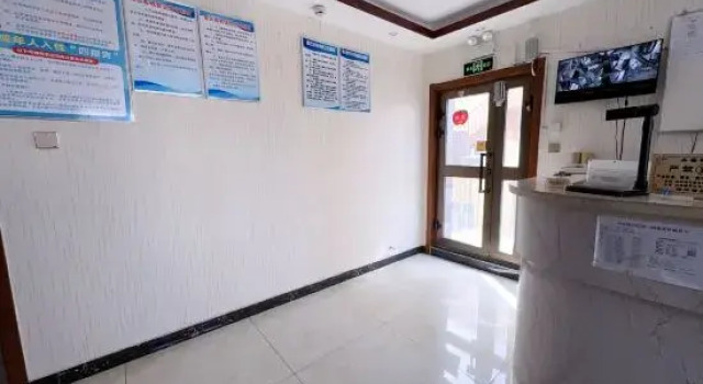 Juyun Inn (Windmill Plaza), Book Hotel Hotels in Xinjiang with Parking, Parking