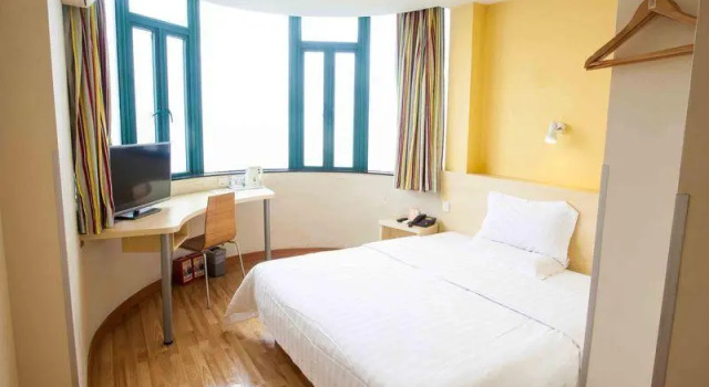 7Days Inn Jiangmen Gangkou Yi Road Fenghuang Shan Bus Station