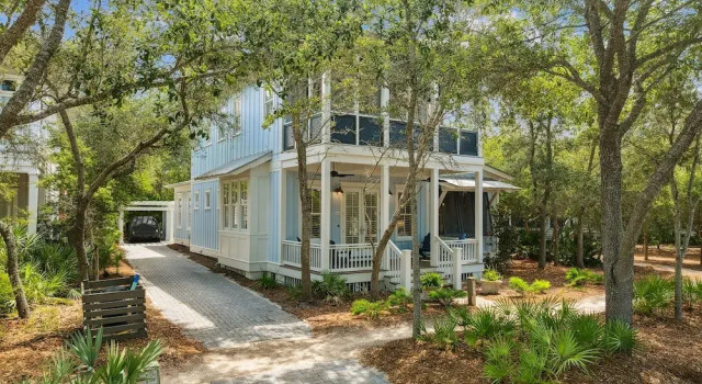 Коттедж с 3 комнатами Short Walk to Beach Club, Close to Seaside 3BR Home & Carriage House home