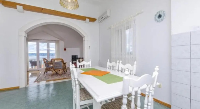 Апартаменты Apartments and rooms Mate1-near sea