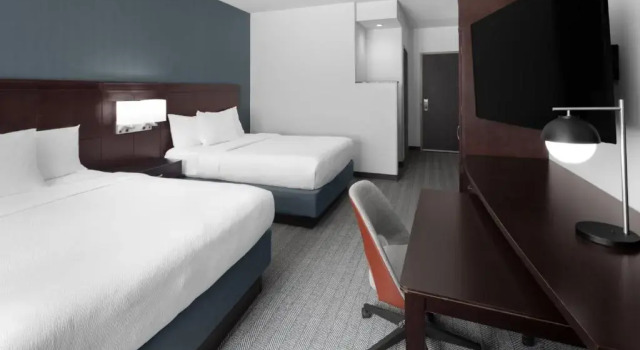 Четырёхместный номер Standard Courtyard Cleveland University Circle