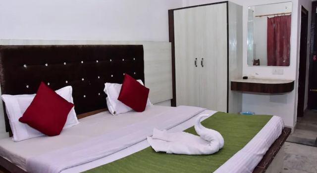Номер Standard с видом на горы Hotel Rishikesh Grand by Kool Stays