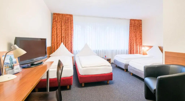 Четырёхместный номер Comfort Hotel Astoria Bonn